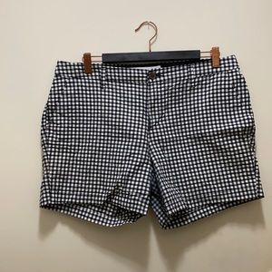 ⭐️ (3/$25) Black & white Gingham shorts